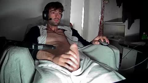 onesieboyx online show from July 6, 11:51 am
