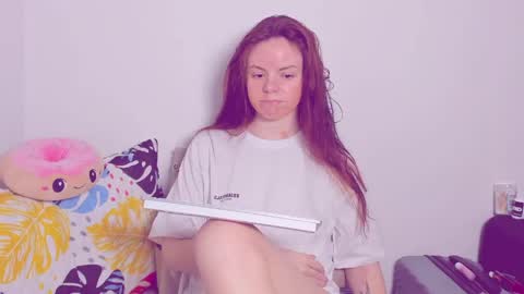 only_sarah1 online show from May 24, 11:55 pm