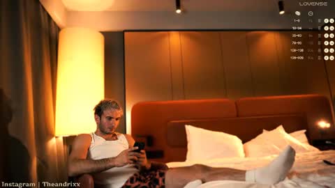 Paul online show from August 4, 9:33 pm