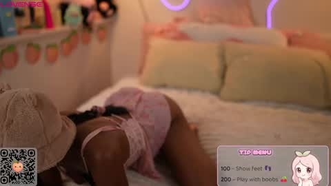 peachypeachgirl online show from May 25, 4:24 pm