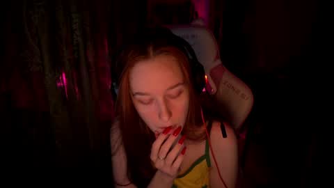 Adelina online show from May 6, 1:33 am