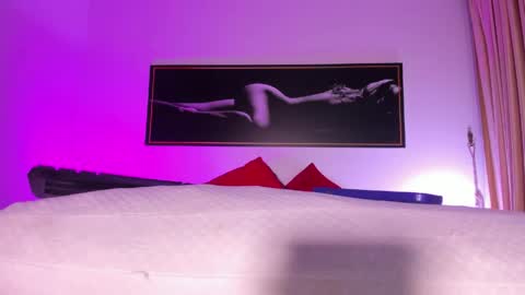 Perla online show from May 7, 3:35 am