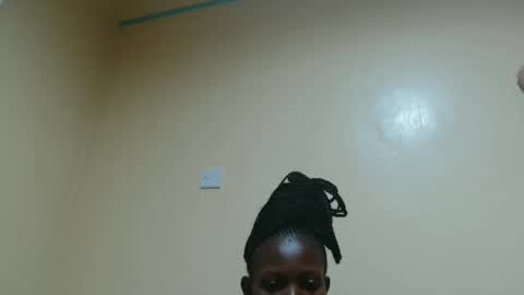 petite_bunni online show from May 24, 11:22 pm