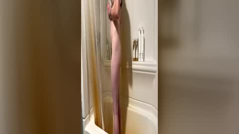 petitebabe69 online show from June 22, 7:43 pm