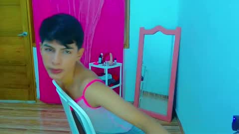 phuwin online show from May 18, 4:07 am