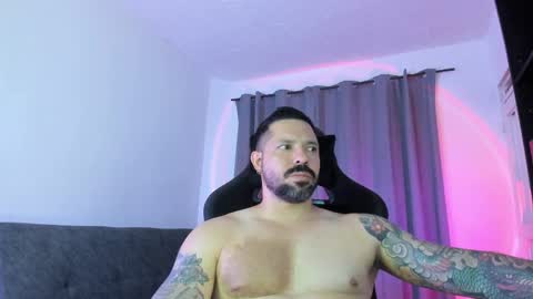 Pierre online show from May 29, 2:31 am