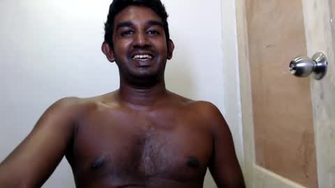 rayvienn online show from July 30, 1:34 pm
