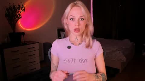 Megan.online  online show from May 7, 3:30 pm