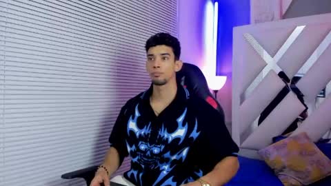 prince_arthur77 online show from May 10, 5:52 pm