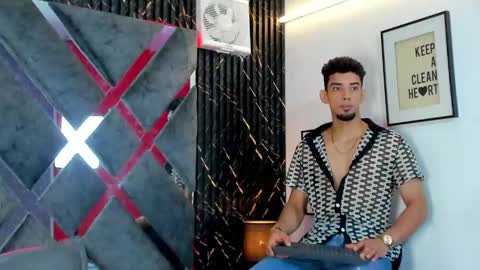 prince_arthur77 online show from May 31, 1:43 pm
