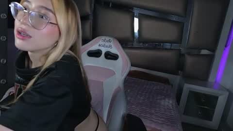princess_tokyo_ online show from June 17, 3:33 am