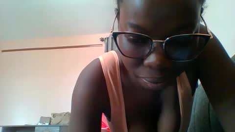 princessg63 online show from April 22, 7:37 am