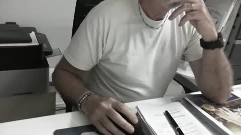 mature hairy guy online show from May 28, 4:27 pm