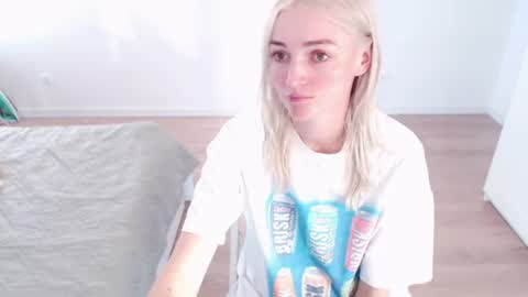 Polly online show from August 6, 2:04 pm