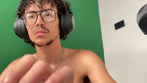 pup_edan online show from July 31, 8:54 pm