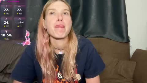 Lina online show from May 13, 5:55 pm