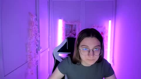 Amelie online show from May 9, 7:25 am