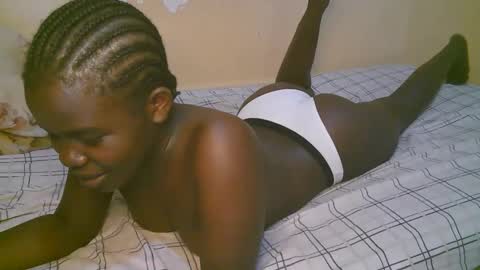 queen_latasha online show from April 23, 8:43 pm