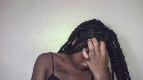queennaya online show from August 8, 7:46 pm