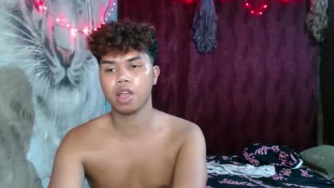 queenpinayebony_xx online show from May 16, 7:16 am