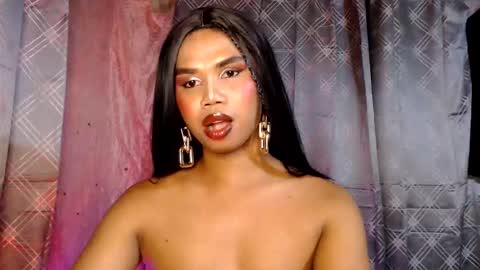 queenpinayebony_xx online show from May 31, 1:21 pm