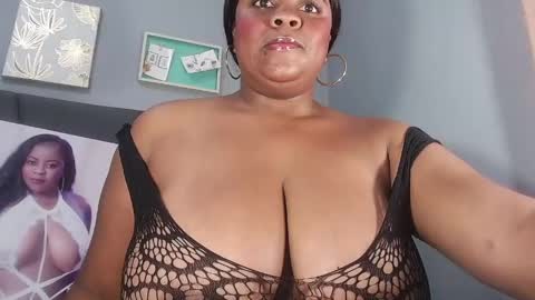 queenrachelbrown online show from May 10, 6:14 pm