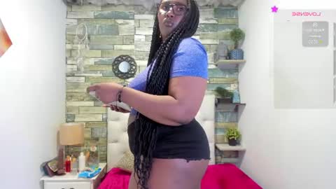 ravennova_ online show from July 8, 2:42 pm