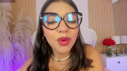 rebeca_taylor_ online show from May 28, 4:10 am