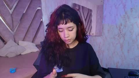 red_pandaa online show from June 3, 3:42 am