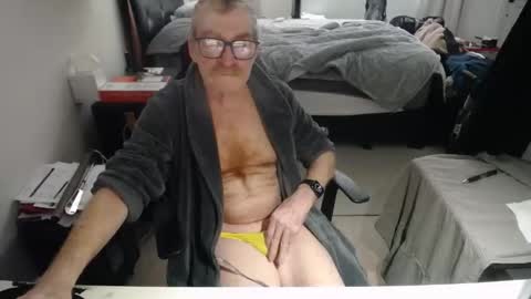 Red online show from May 15, 4:47 pm