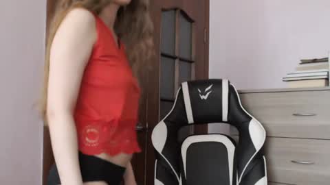 Lily online show from April 29, 2:49 am