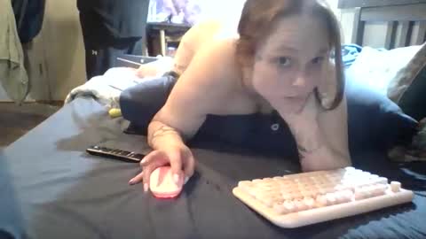 Lenae Redd online show from February 8, 6:22 pm