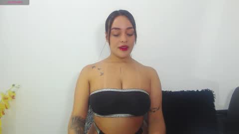 renatabrownn28 online show from May 13, 7:07 am