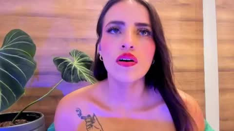 reyasimos online show from July 29, 9:15 pm
