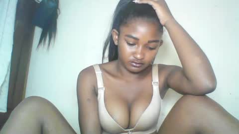 rhoanna online show from June 19, 8:26 pm