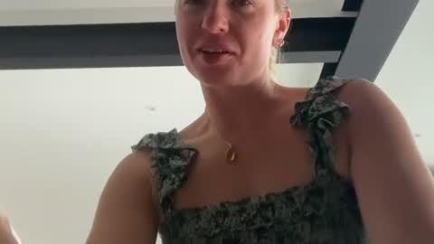 riana894237 online show from June 18, 9:25 am