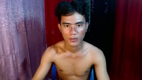 roianboyyy online show from May 31, 2:10 am