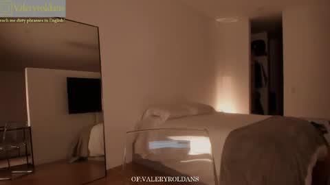 Valery Roldans online show from May 5, 2:40 am