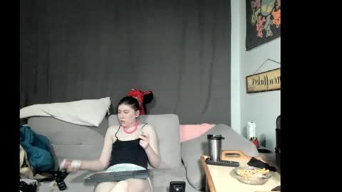 roxihazeleyes online show from June 5, 1:16 pm