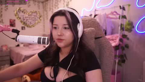 roxysuh online show from May 10, 10:54 am