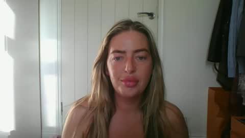 rubyredxxxoxxx online show from June 21, 6:09 am