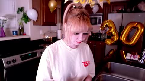 Lady online show from May 10, 3:02 am
