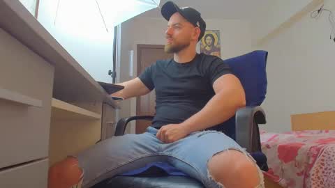 Ryanstone  online show from May 9, 5:46 am