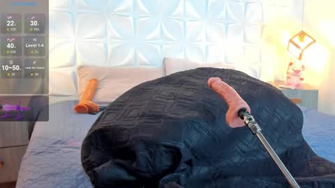 salem_rose01 online show from May 16, 5:37 am