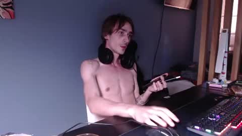 sam_skywalker online show from July 13, 4:10 pm