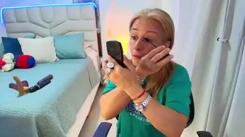 Samanta Stone online show from July 21, 7:05 pm