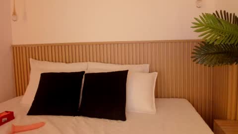 samantha_sra_ online show from June 6, 12:27 am