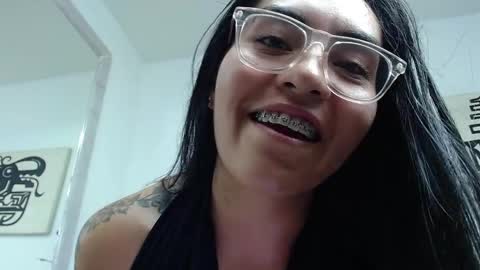 samantha_vaker online show from May 28, 9:35 pm