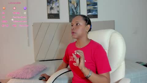 samaraa_smith1 online show from April 28, 12:09 pm