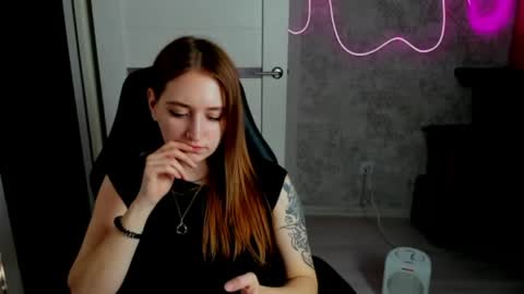Sara online show from May 7, 8:37 pm